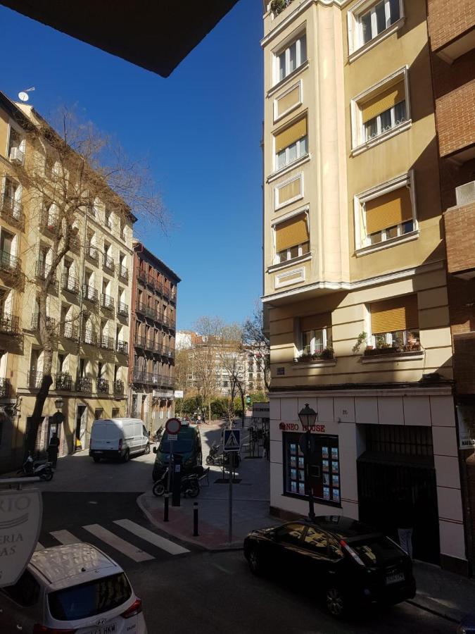 Palafox 23 Hostel Madrid Exterior photo
